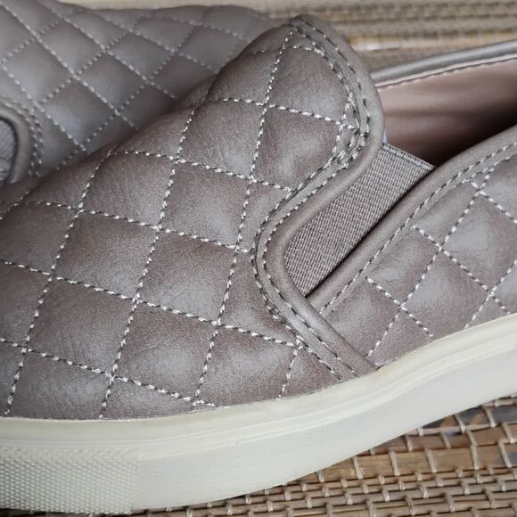 Women's Steve Madden Ecentrcq Quilted Slip-on Sneaker Size 7 - Picture 4 of 15